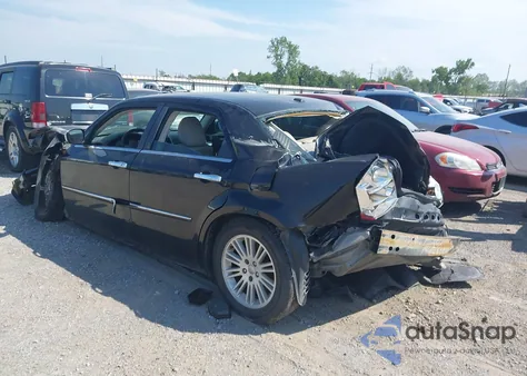 2010 Chrysler 300 Touring/Signature Series/Executive Series from USA, damaged, VIN 2C3CA5CV4AH305372